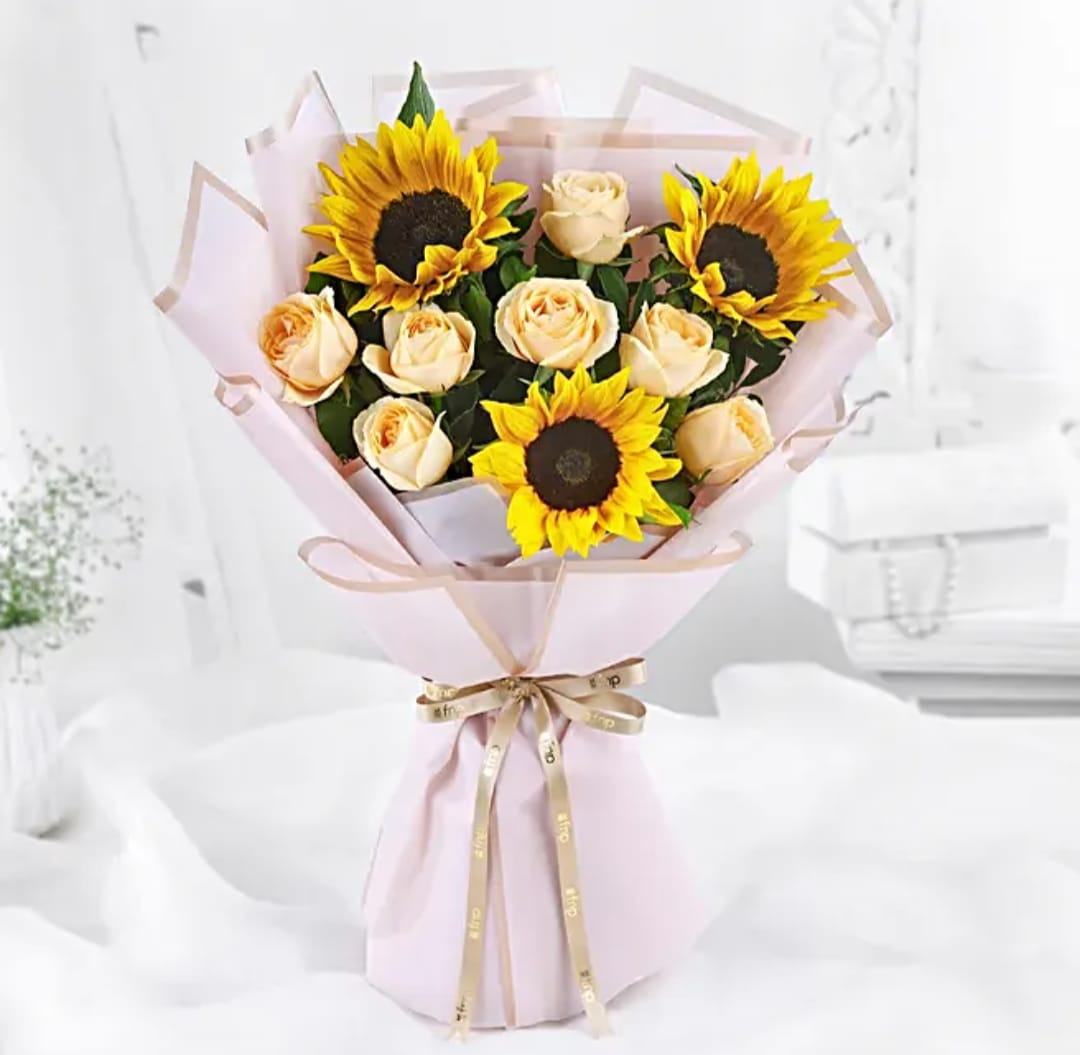 Sunflower & Cream Rose Elegant Bouquet