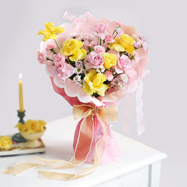 Cheerful Mixed Rose & Carnation Gift Bouquet